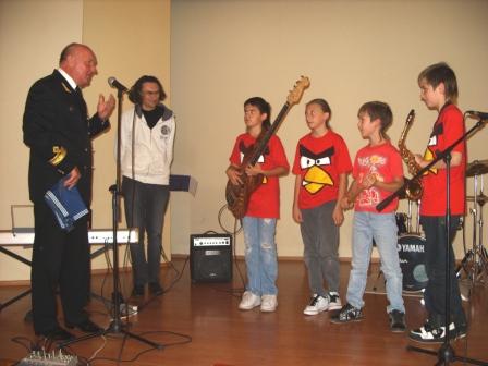 с Международным днём учителя!